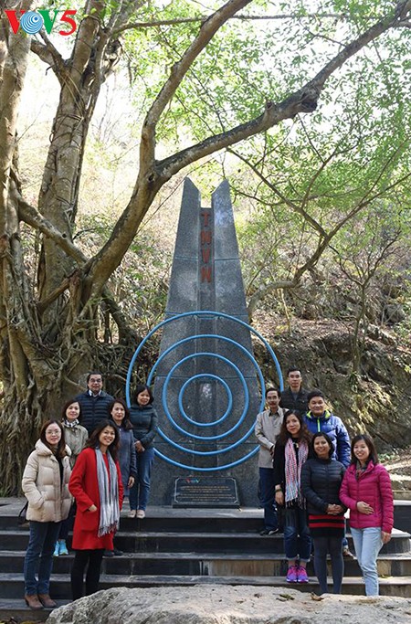 Pilgrimage to Tram pagoda, where President Ho Chi Minh read 1947 New Year poem on VOV - ảnh 7